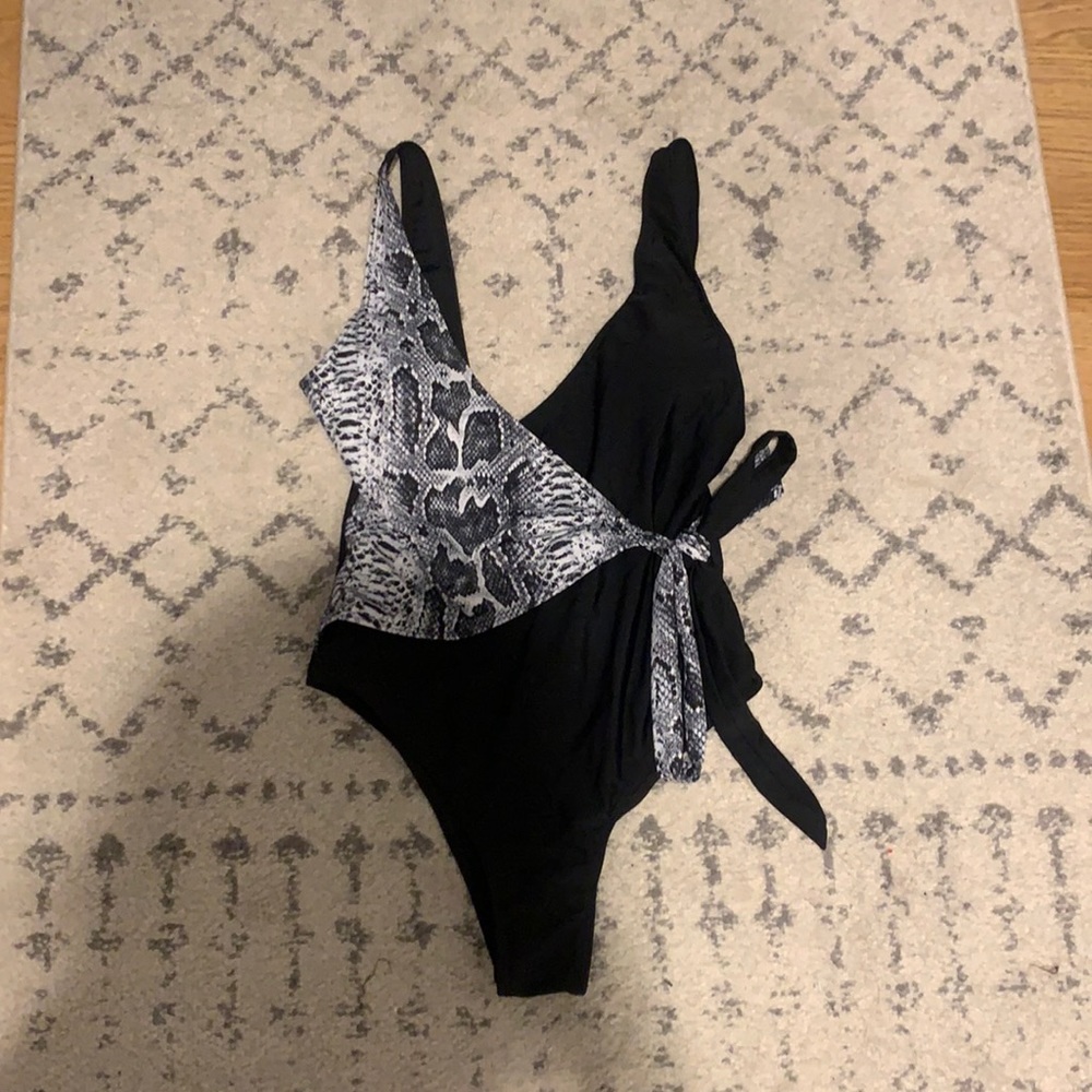 One piece bathing suit